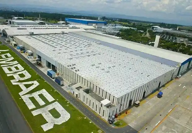 A Embraer foi criada em agosto de 1969. A Fábrica da empresa fica em São José dos Campos (SP). Atualmente, é o 3º maior fabricante de jatos comerciais do mundo