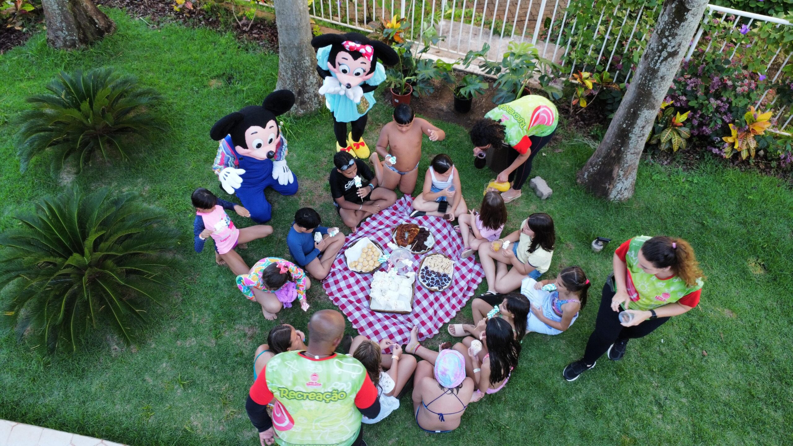 Piquenique com Mickey e Minnie ganha destaque na programação de férias do Barretos Park Hotel 1