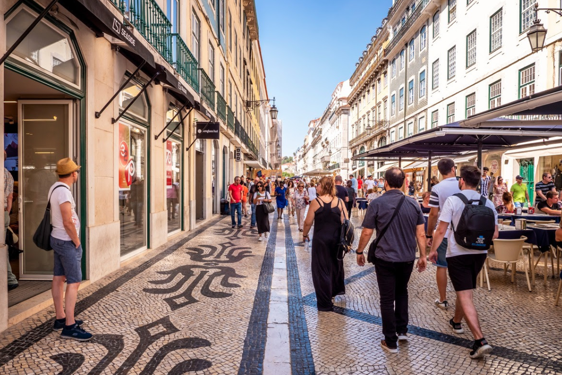 Brasileiros são um dos principais responsáveis pelo equilíbrio populacional e econômico de Portugal 1