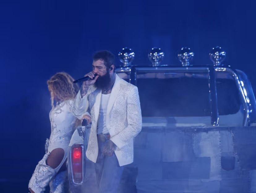 Após show no VillaMix Festival, Post Malone se apresenta na NFL ao lado de Beyoncé