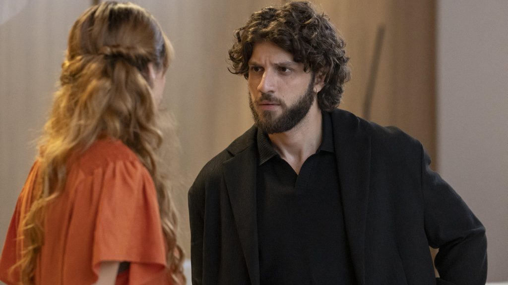 Joana de Verona fala sobre a chegada de Filipa ao Brasil e os desdobramentos que sua personagem provoca na trama