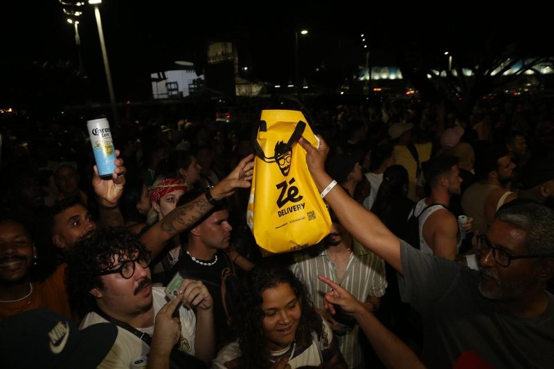 Onde tem diversão, tem Zé Delivery: marca reconhece dedicação dos Little Monsters com Corona Cero