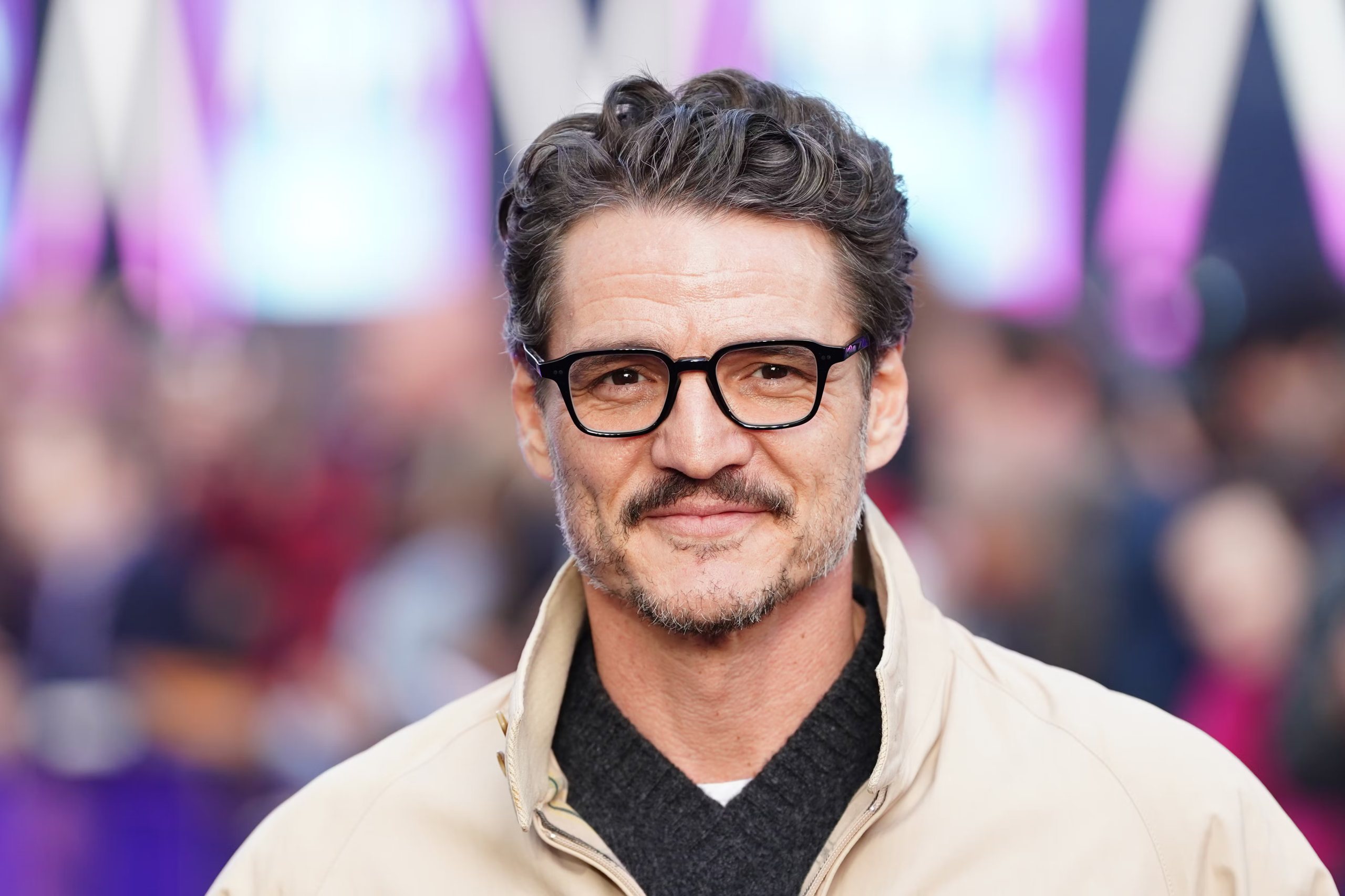 Por que Pedro Pascal evita falar sobre sua vida amorosa (e mantém certos assuntos pessoais em silêncio)