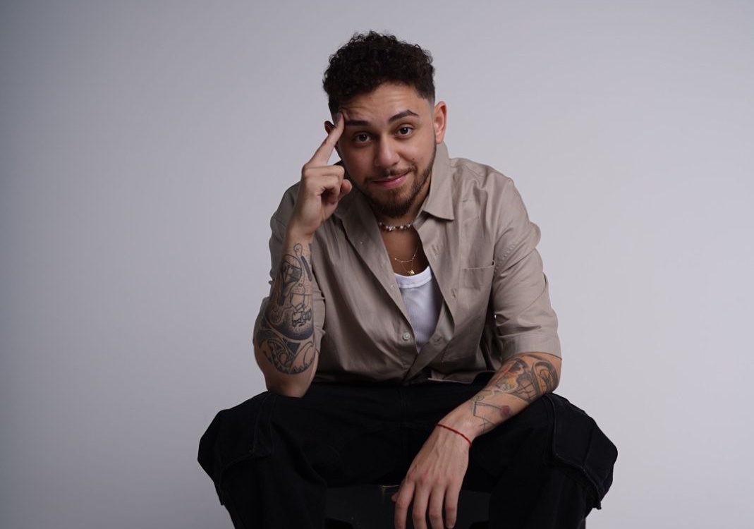 Gio Lisboa em São Paulo: humor interativo, improviso e muita resenha nos palcos