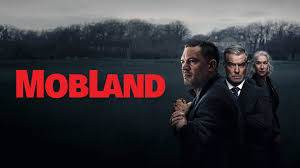 Mobland, da Paramount Plus, é um thriller intenso com Tom Hardy em atuação hipnótica, explorando poder, crime e as consequências das escolhas humanas.