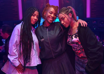 Karol Conká apresenta faixa “Alquimia” no The Town, em show especial com participações de Ebony e Ajuliacosta