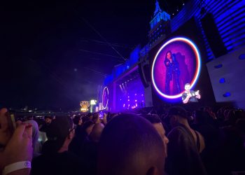 Em tratamento contra câncer, Jessie J emociona fãs ao explicar decisão de não cancelar show no The Town