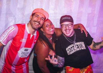 DJ Fatah, DJ Thais Queiroz e DJ Papi Tele, residentes da ¡SÚBETE! se apresentam no Rock The Mountain