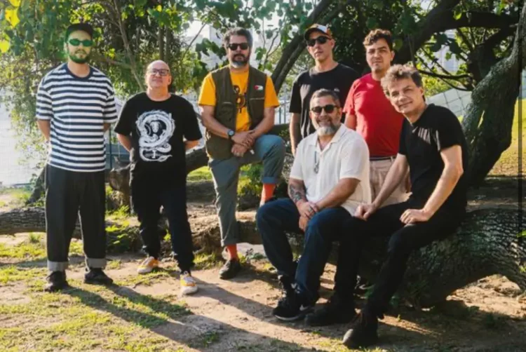 Los Sebosos Postizos celebram “A tábua de esmeralda” no Circo Voador